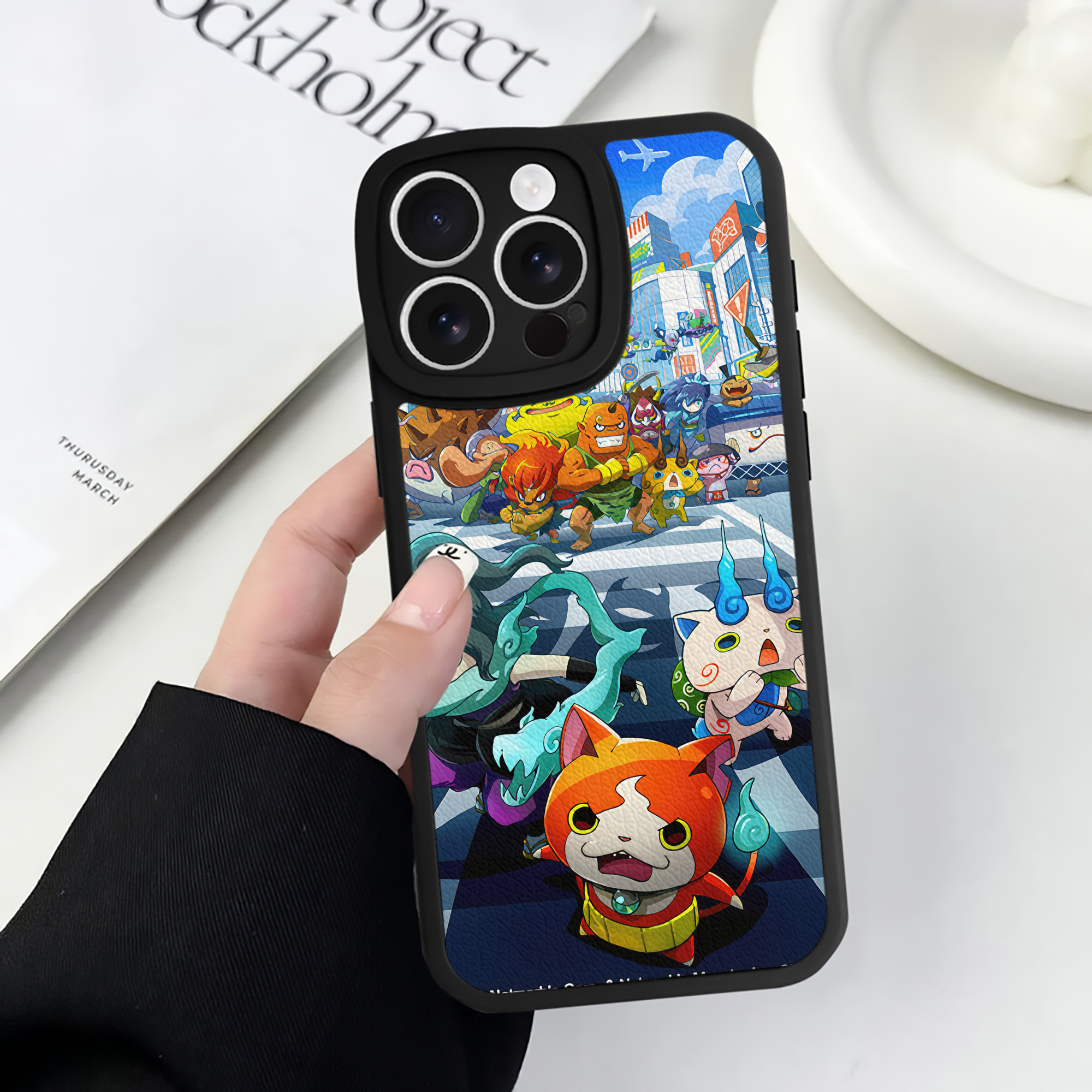 （画像用） 妖怪ウォッチ Yo-kai Watch 【iPhone 16シリーズ対応】シリコンスマホケース（レザー調） 材質：シリコン